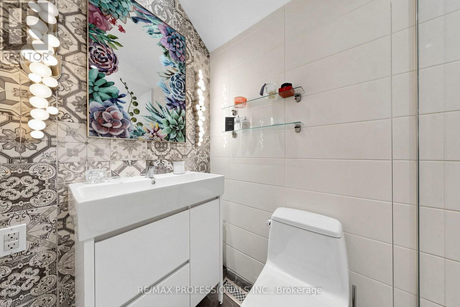 #15A 1064 QUEEN STREET W - 28