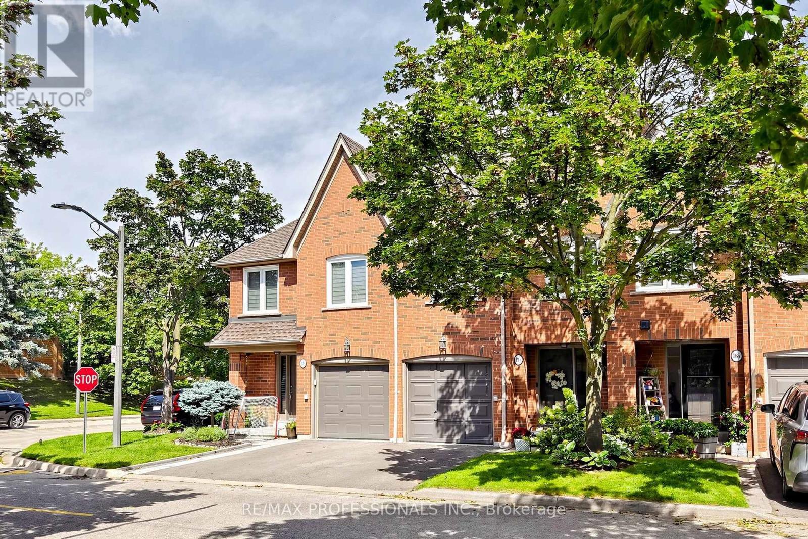 #15A 1064 QUEEN STREET W - 3