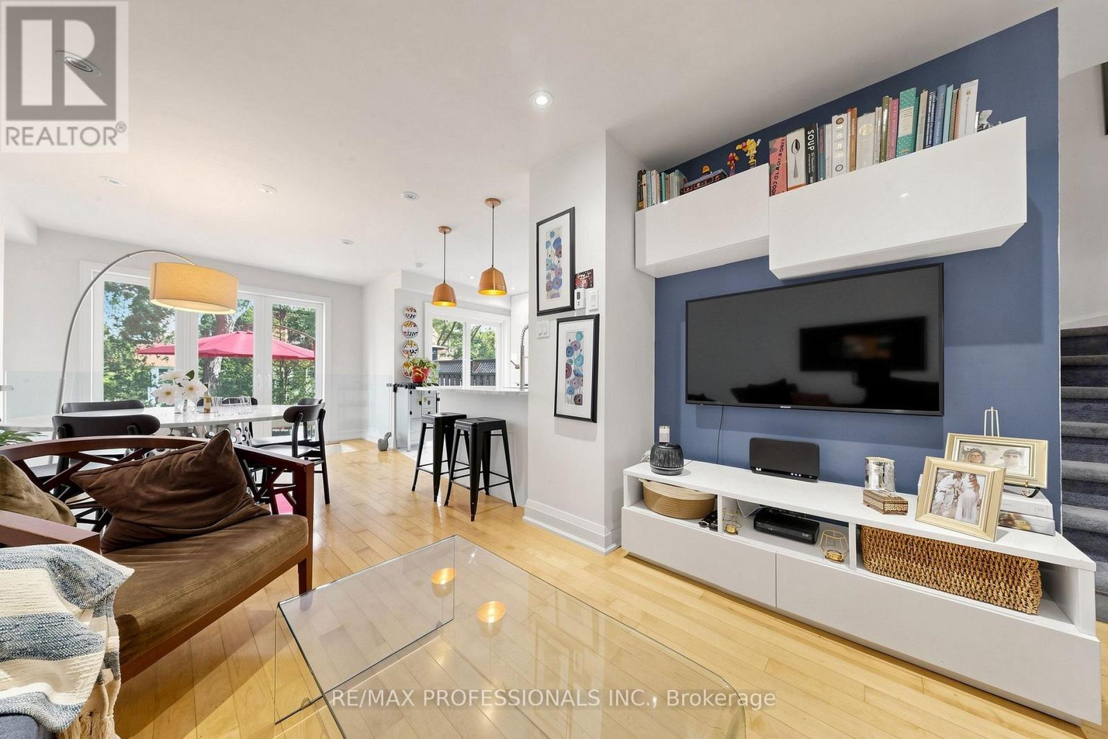 #15A 1064 QUEEN STREET W - 6