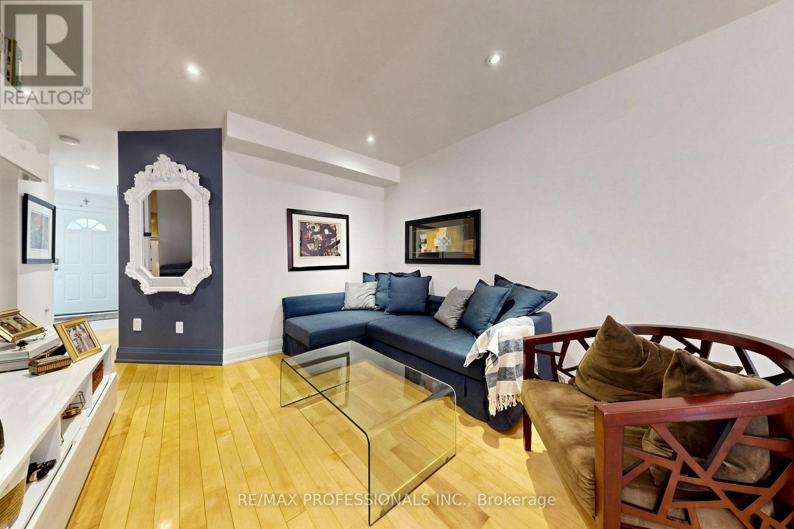 #15A 1064 QUEEN STREET W - 7