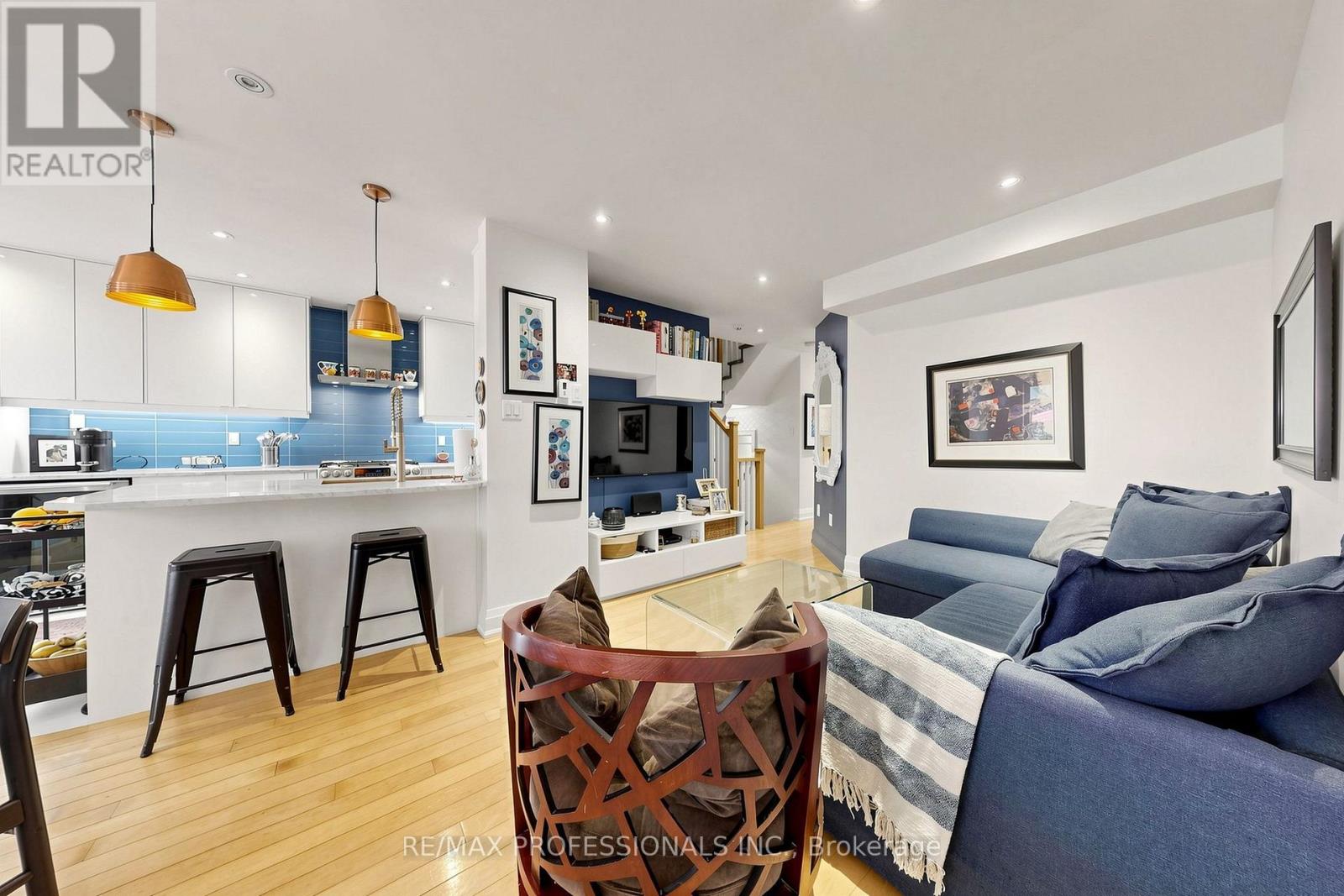 #15A 1064 QUEEN STREET W - 8