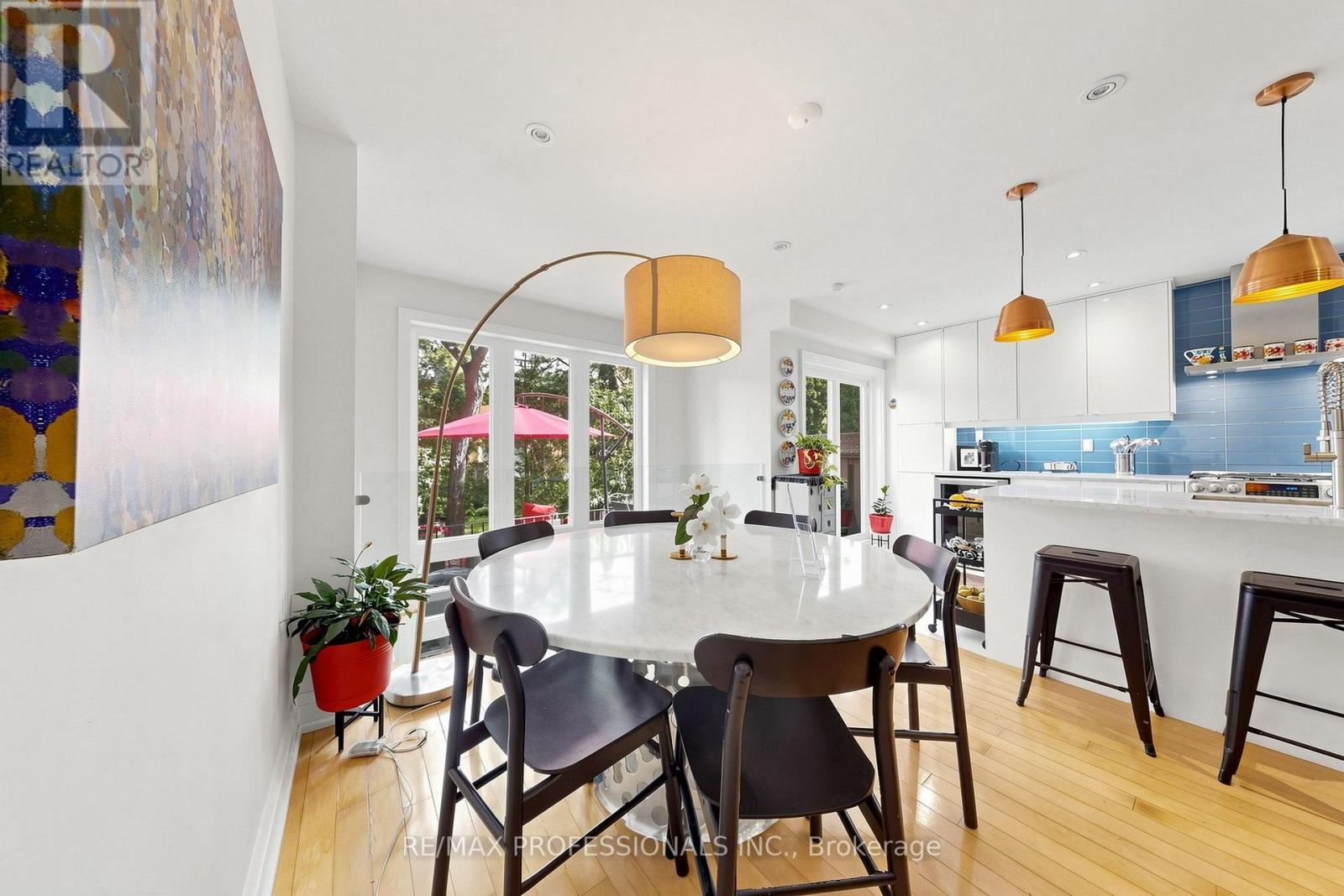 #15A 1064 QUEEN STREET W - 9
