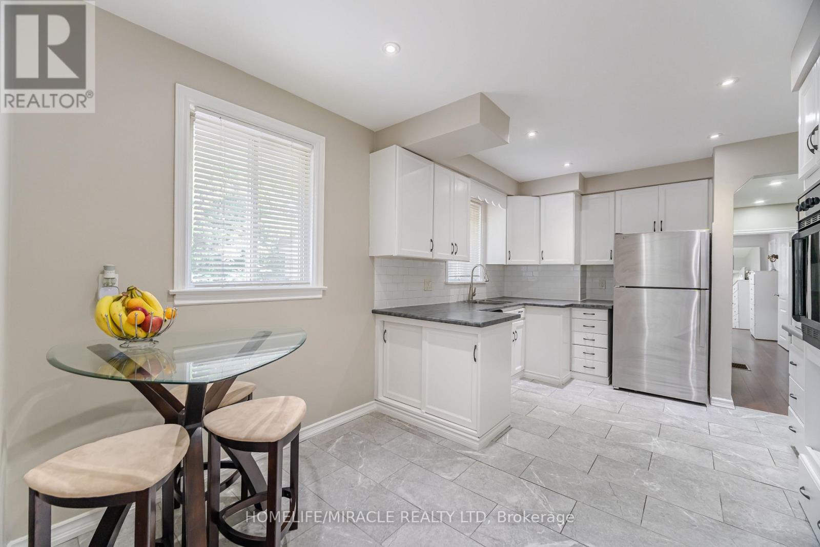 41 BRADSTOCK ROAD - 10
