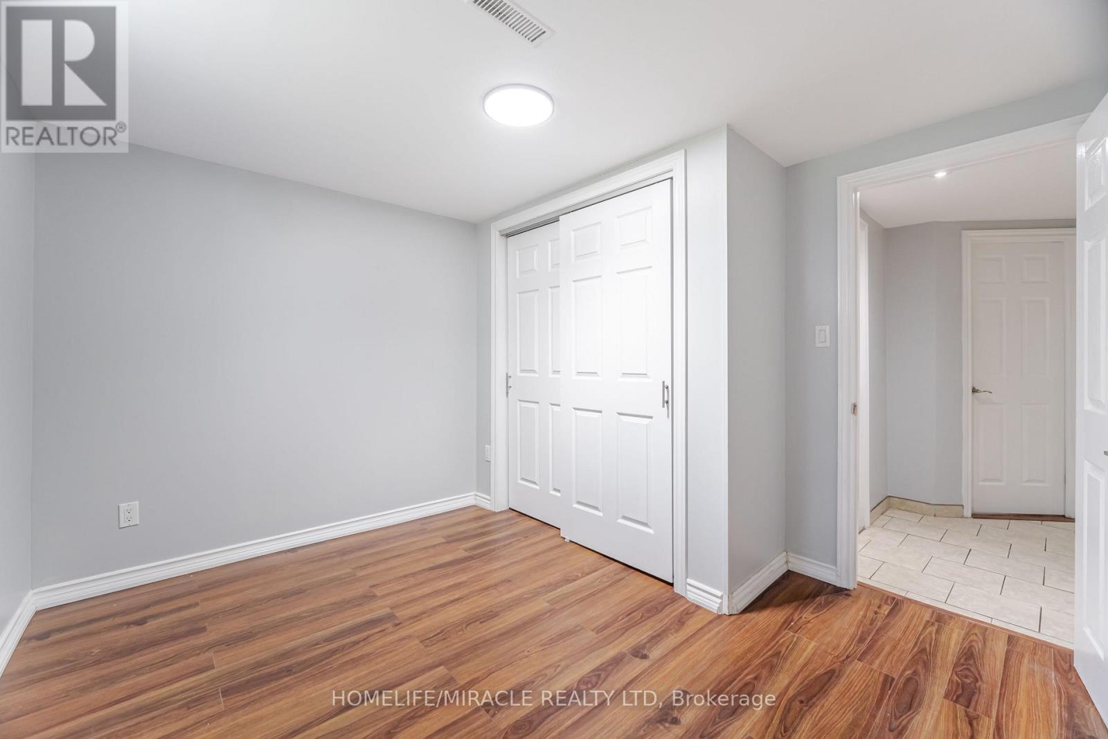 41 BRADSTOCK ROAD - 36
