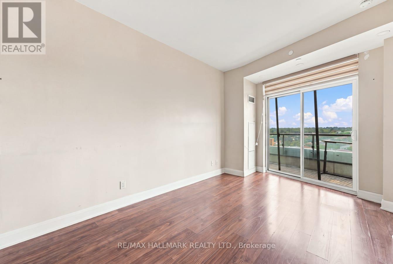 #905 25 FONTENAY COURT - 11