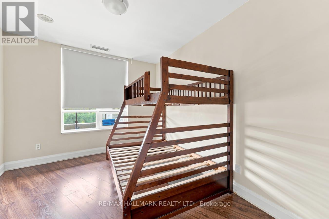 #905 25 FONTENAY COURT - 13