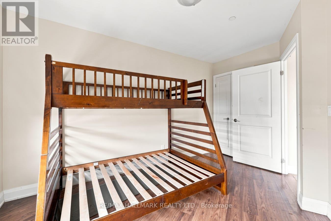 #905 25 FONTENAY COURT - 14