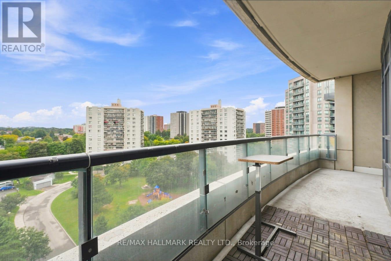 #905 25 FONTENAY COURT - 16