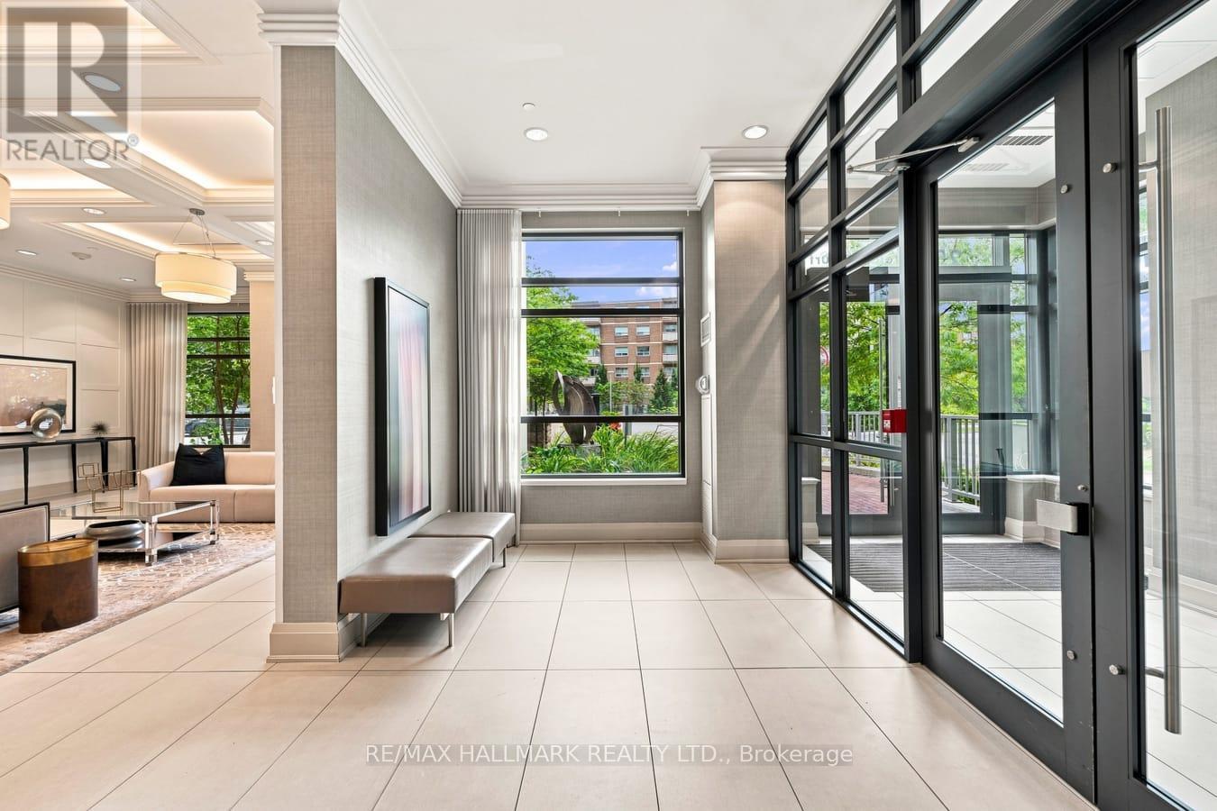 #905 25 FONTENAY COURT - 18