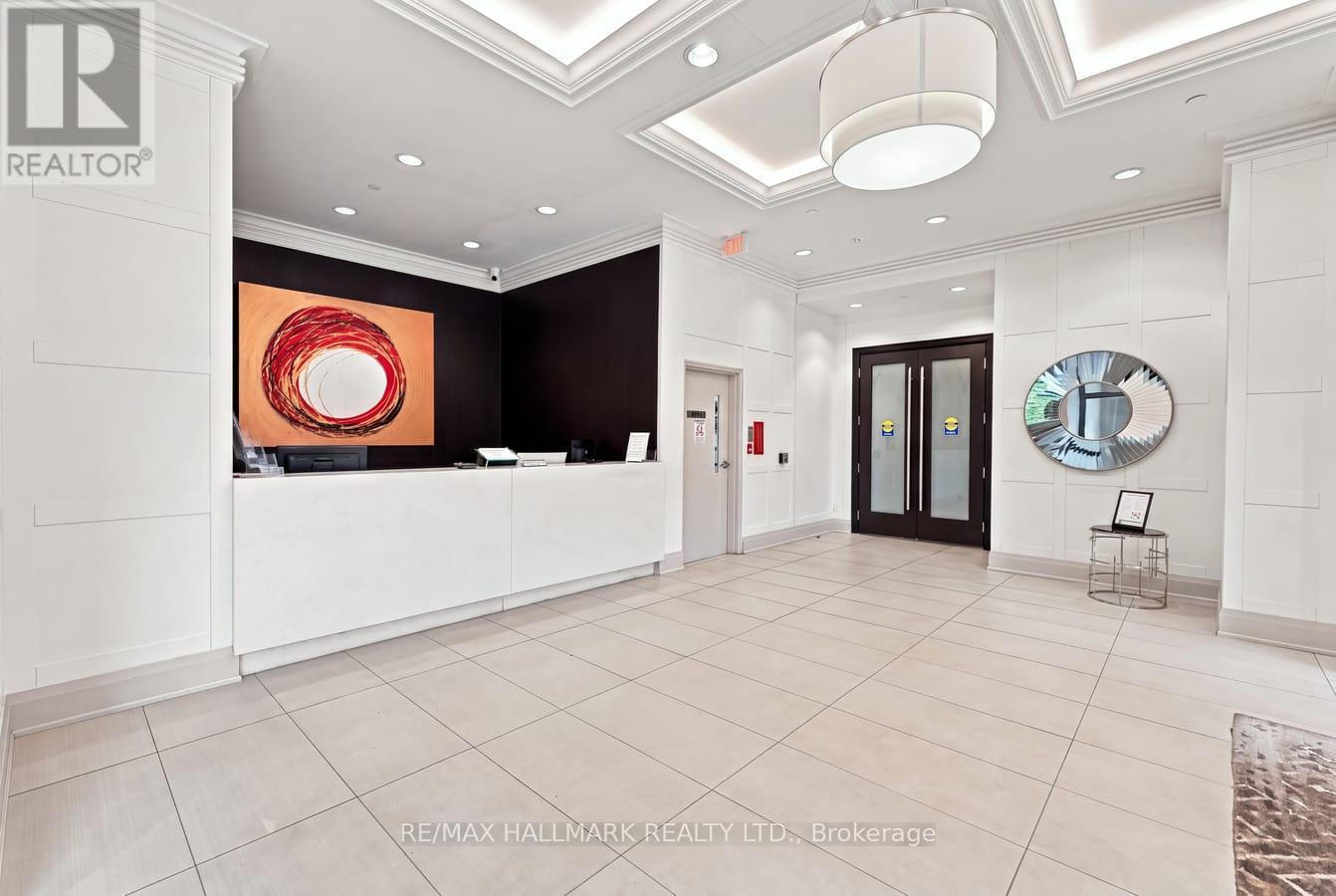 #905 25 FONTENAY COURT - 19