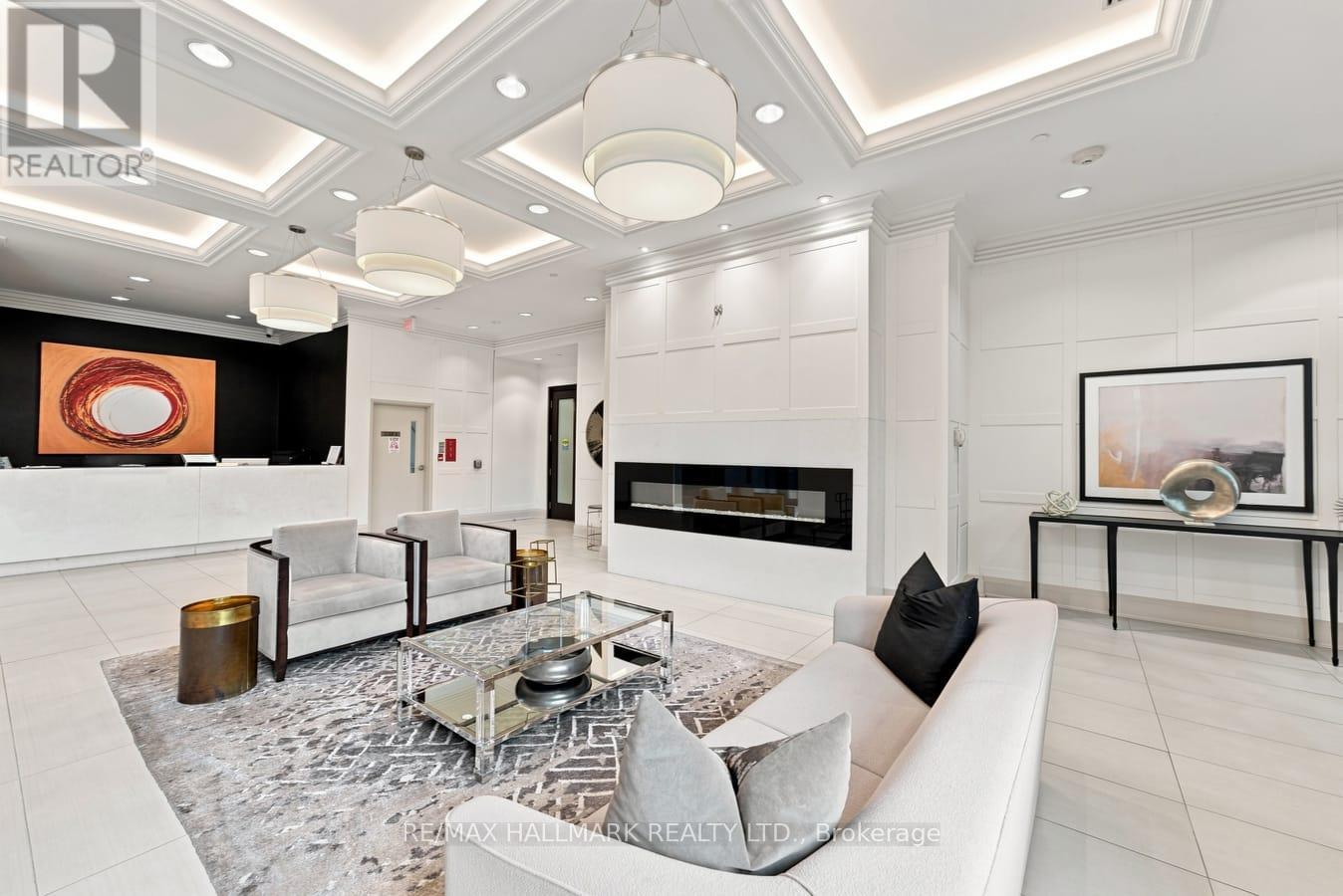 #905 25 FONTENAY COURT - 21