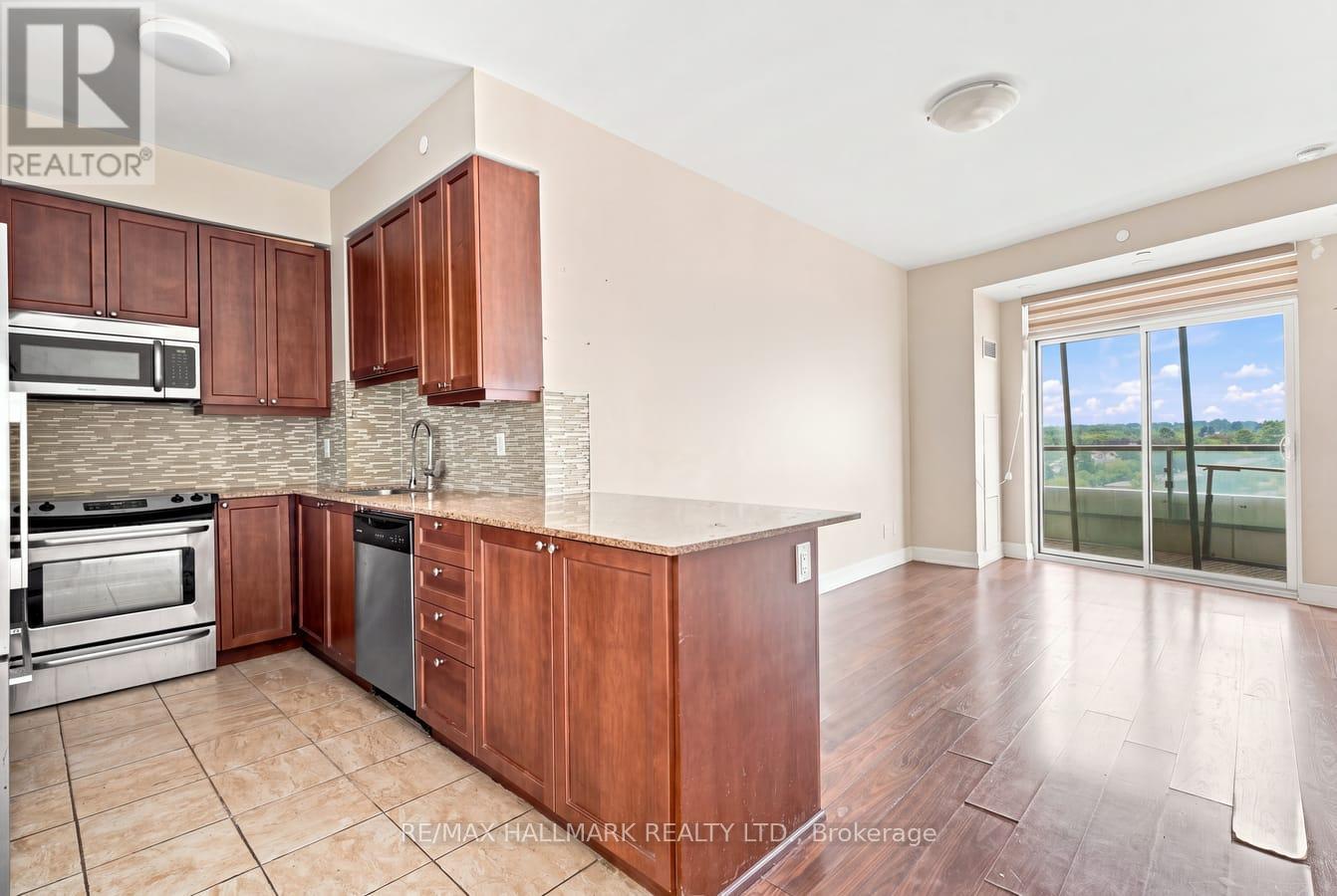 #905 25 FONTENAY COURT - 8