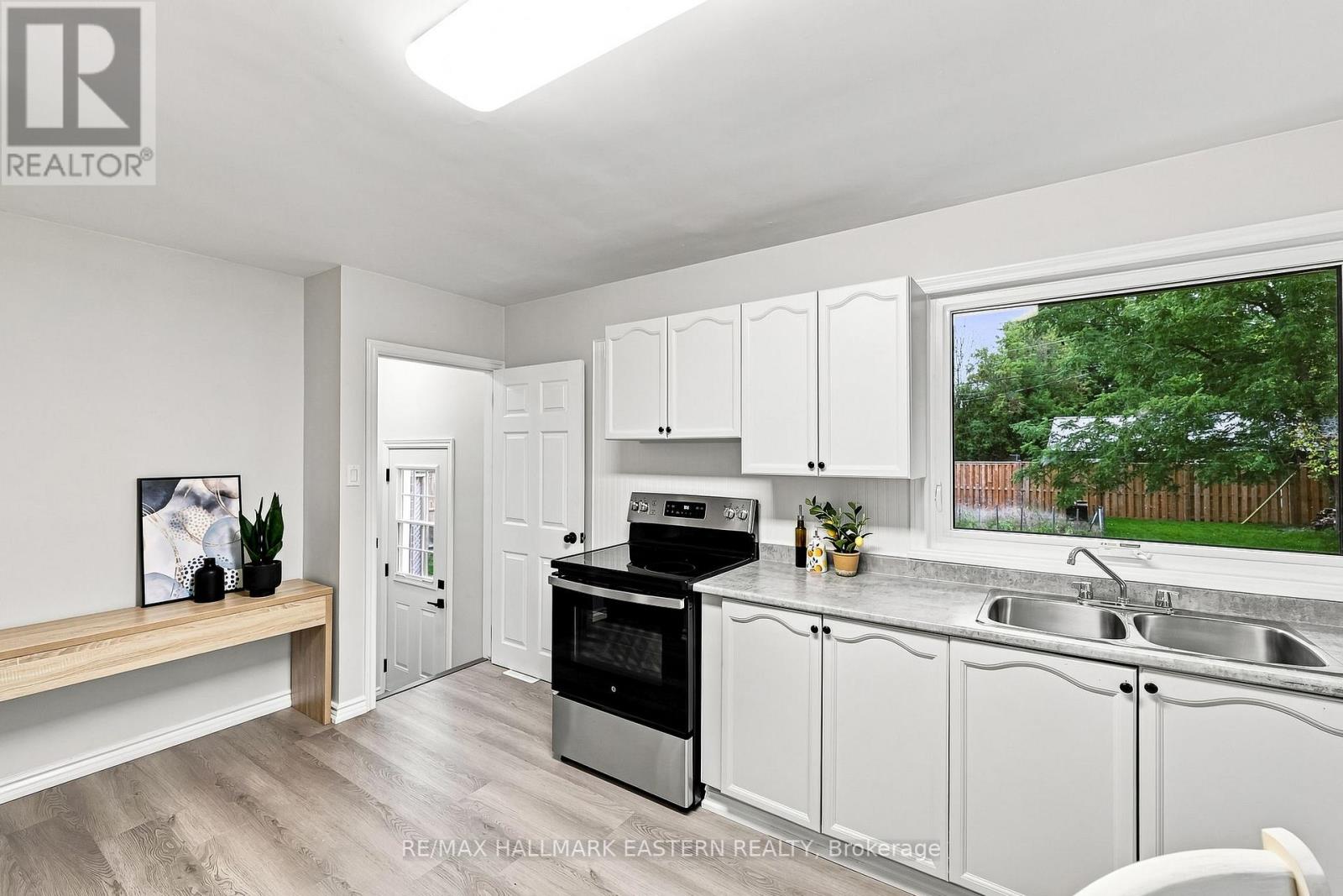 22 KINGDON AVENUE - Image 11