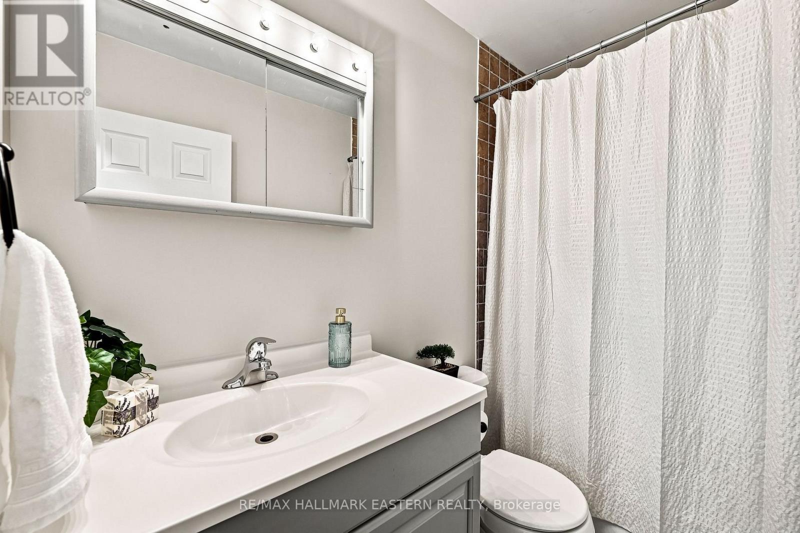 22 KINGDON AVENUE - Image 18