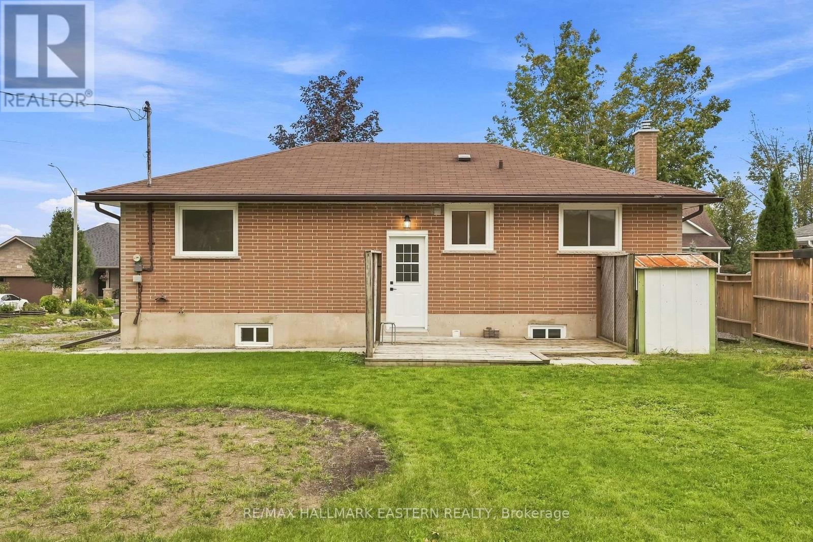 22 KINGDON AVENUE - 26