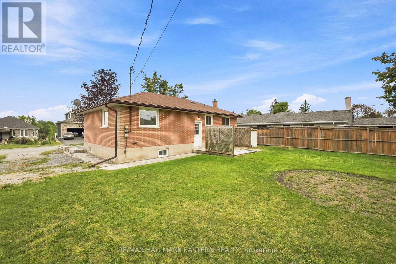 22 KINGDON AVENUE - 28