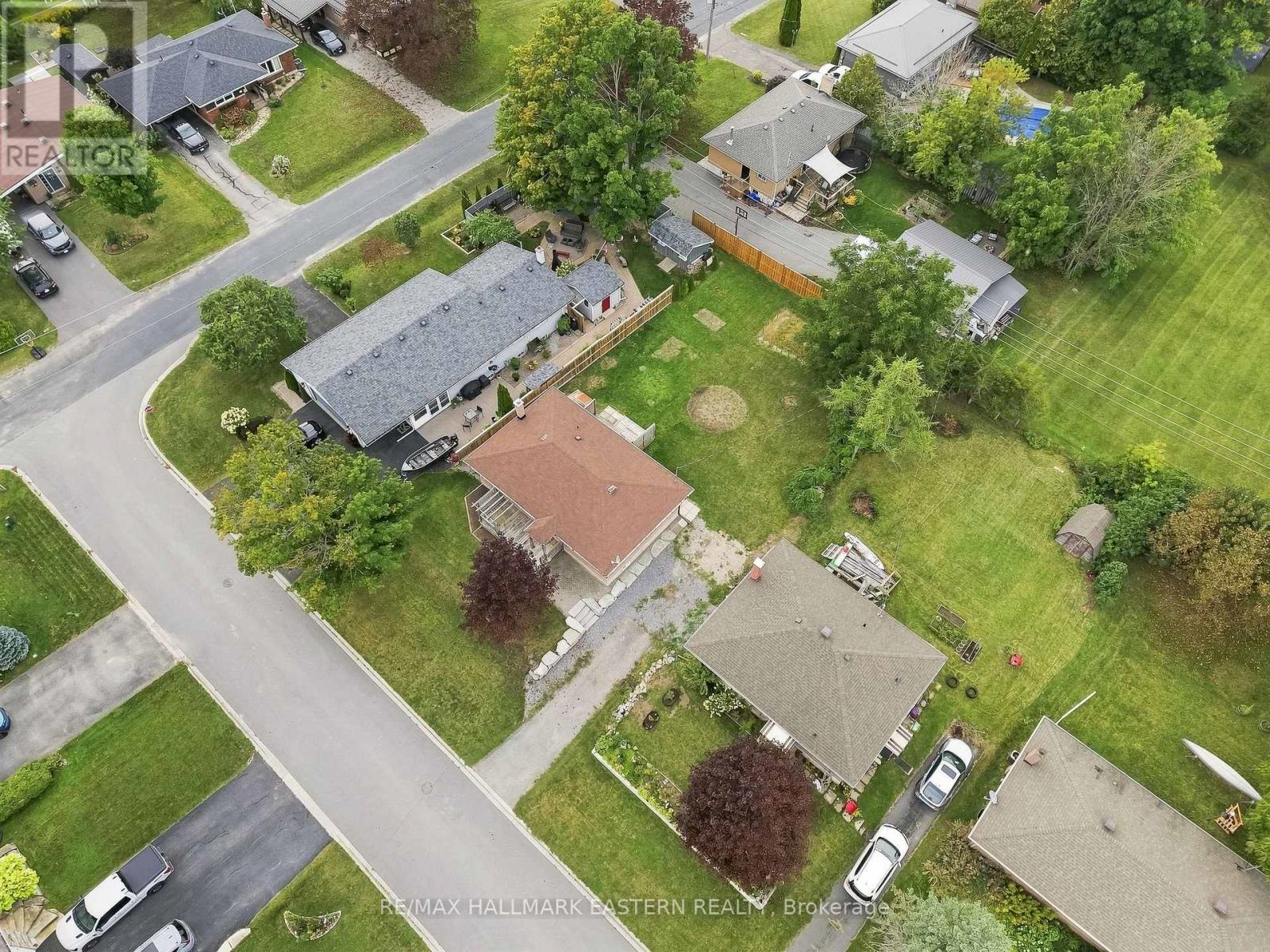 22 KINGDON AVENUE - Image 38