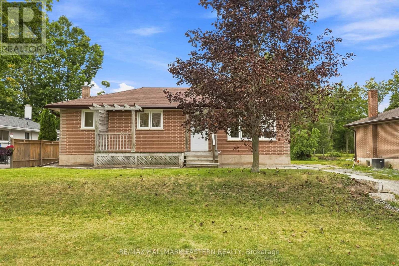 22 KINGDON AVENUE - 32