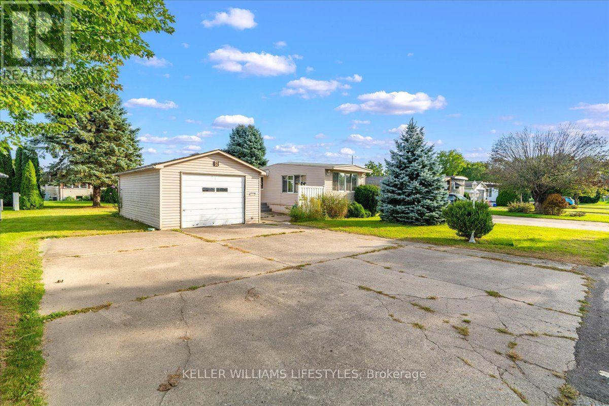 8 STEWART STREET, Strathroy-Caradoc (SE) — photo 2