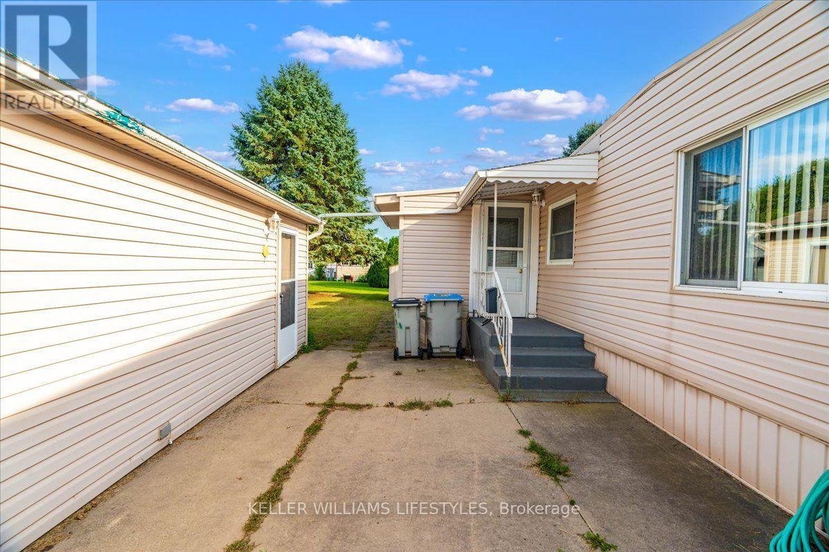8 STEWART STREET, Strathroy-Caradoc (SE) — photo 5
