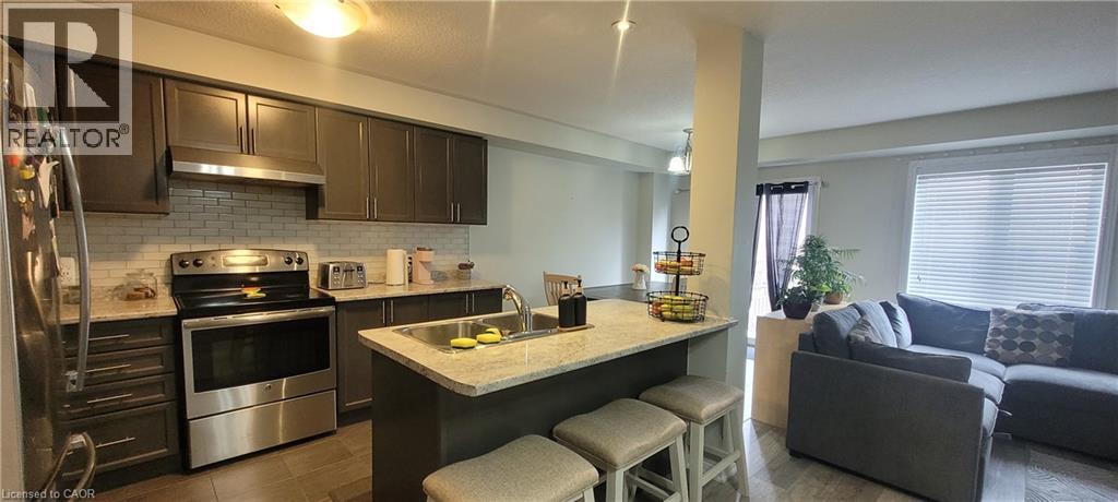 90 BLOOM Crescent, Stoney Creek — photo 2