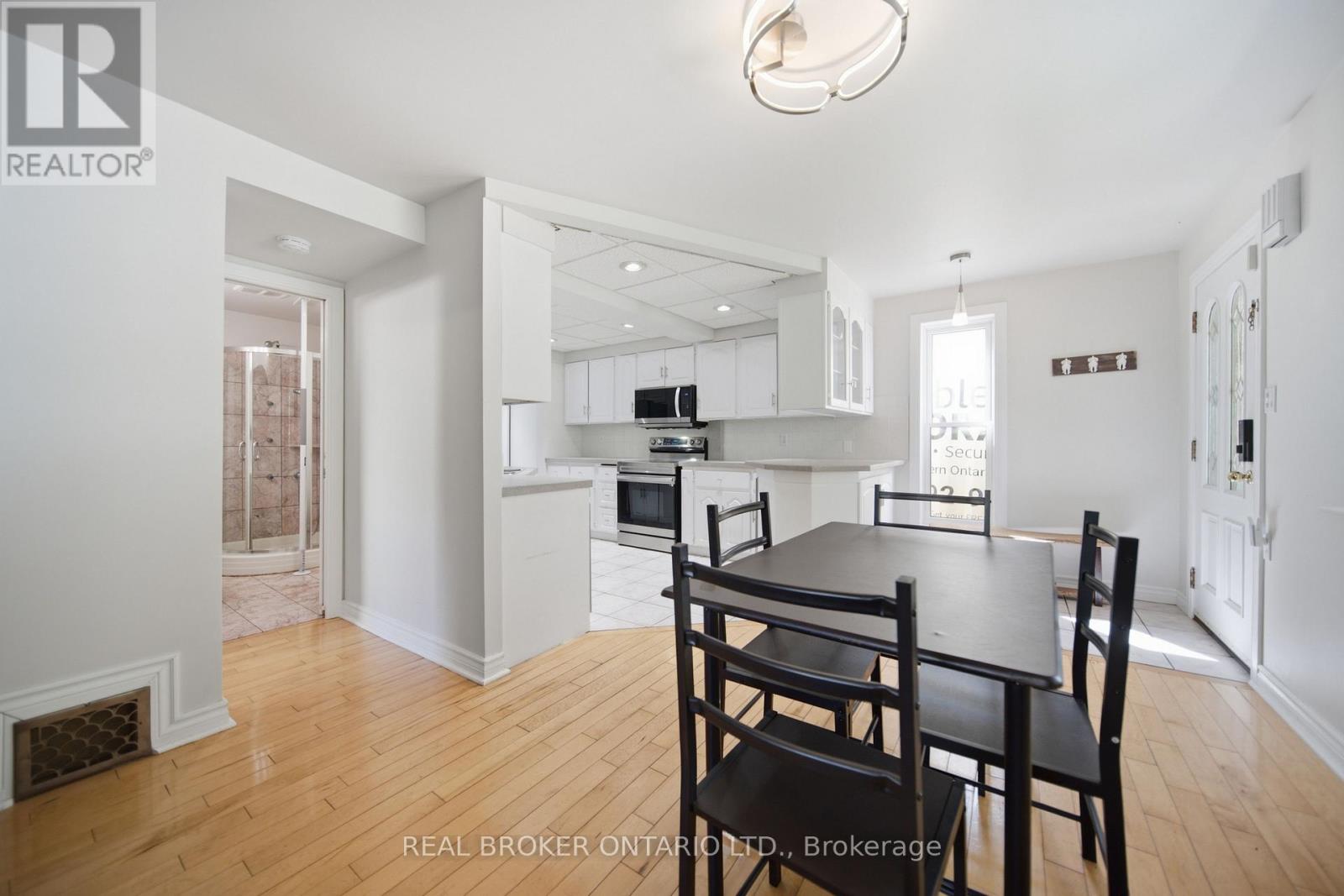 35 PERTH ROAD, Kitchener — photo 5