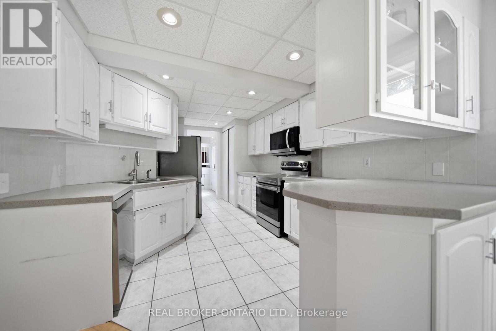 35 PERTH ROAD, Kitchener — photo 6