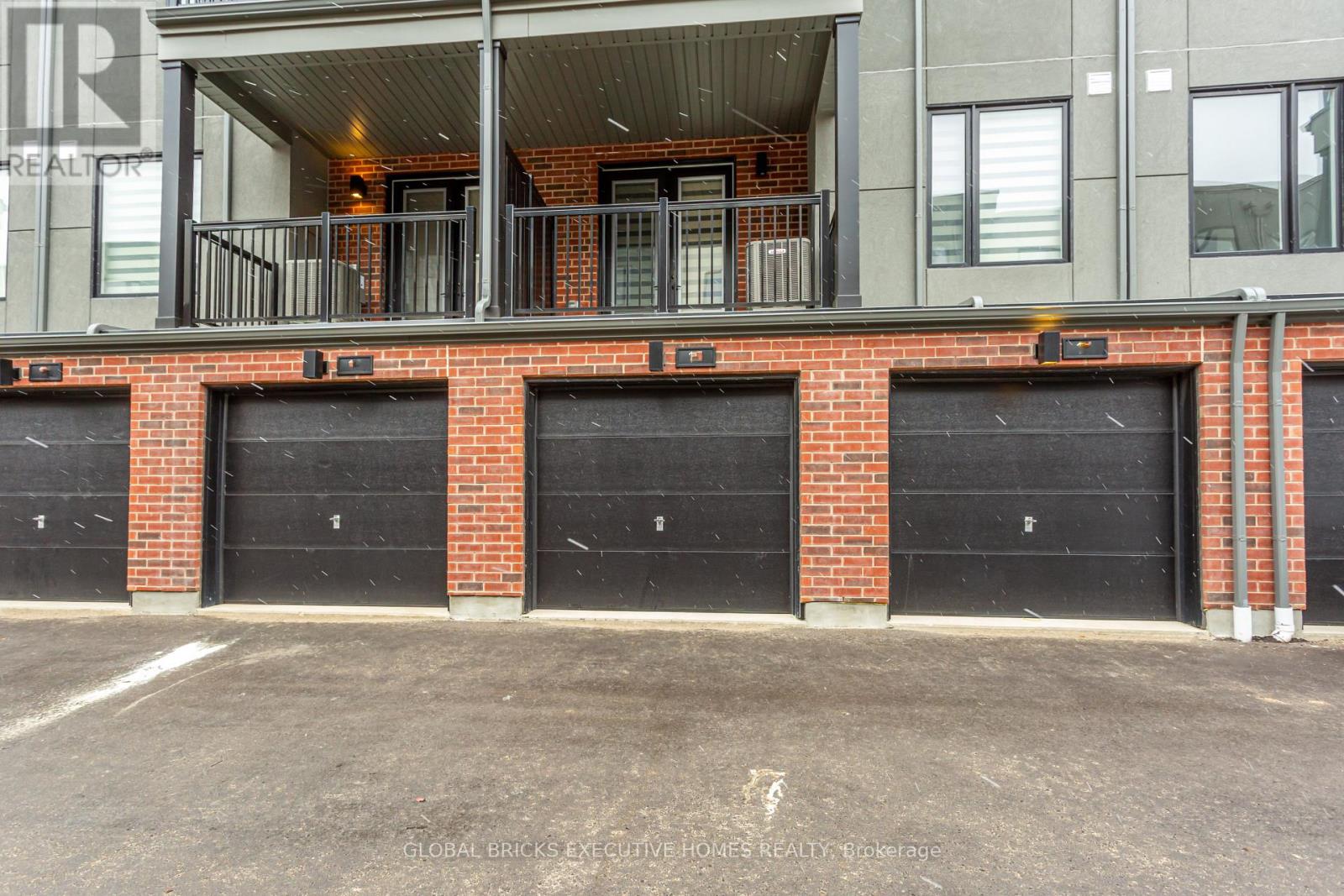 15 - 99 ROGER STREET — photo 3