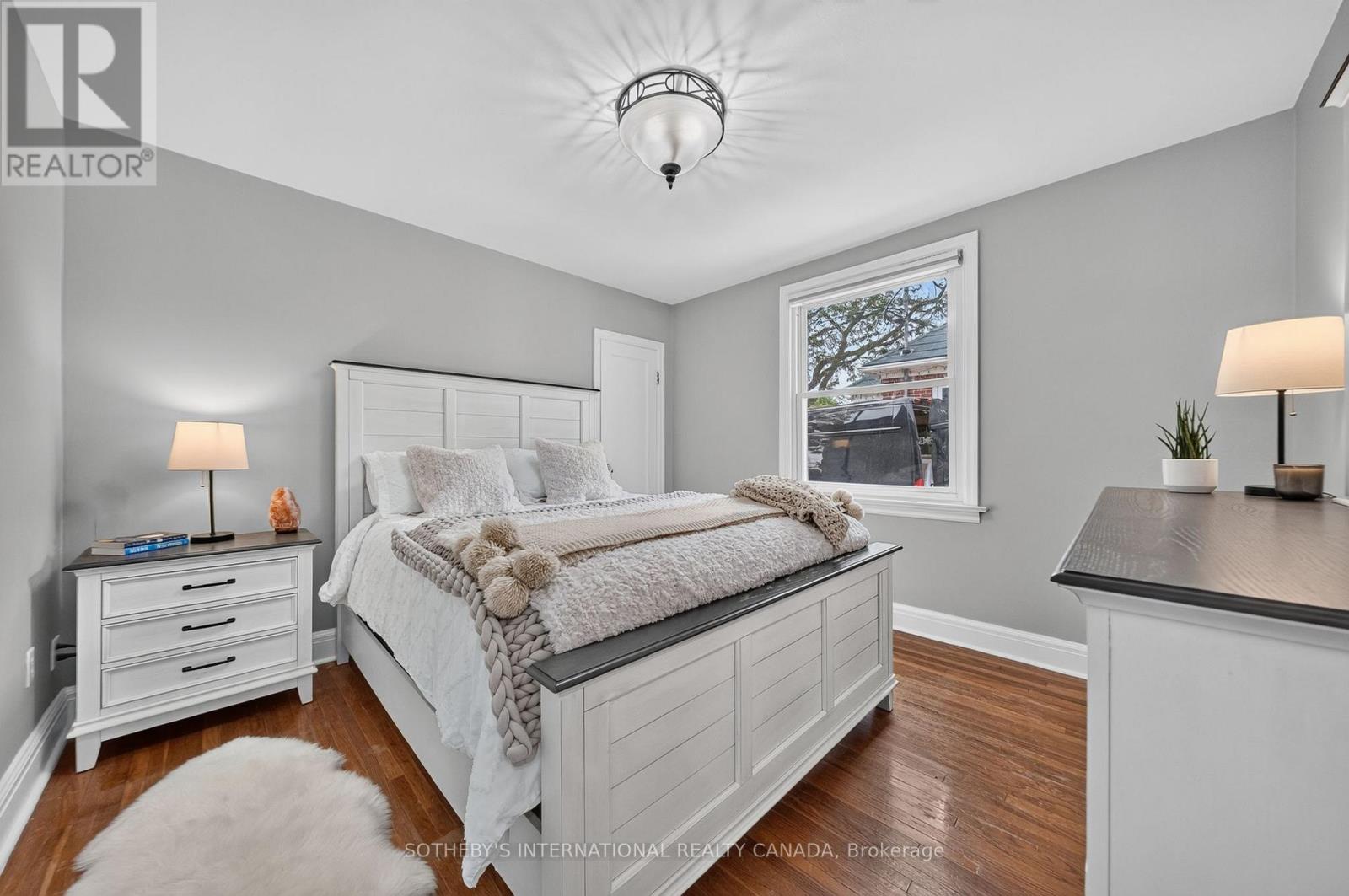 38 ROSLIN AVENUE S - Image 13