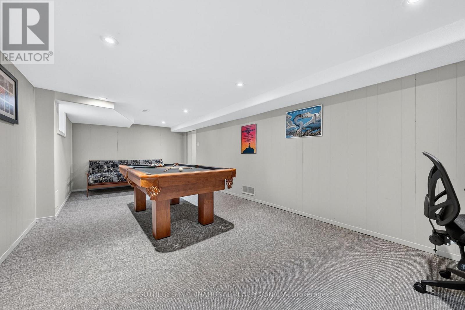 38 ROSLIN AVENUE S - 22