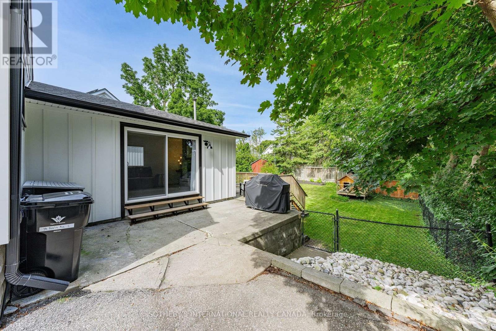 38 ROSLIN AVENUE S - Image 23