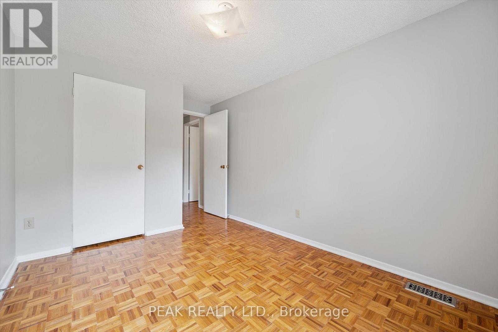 657B ALBERT STREET - 32