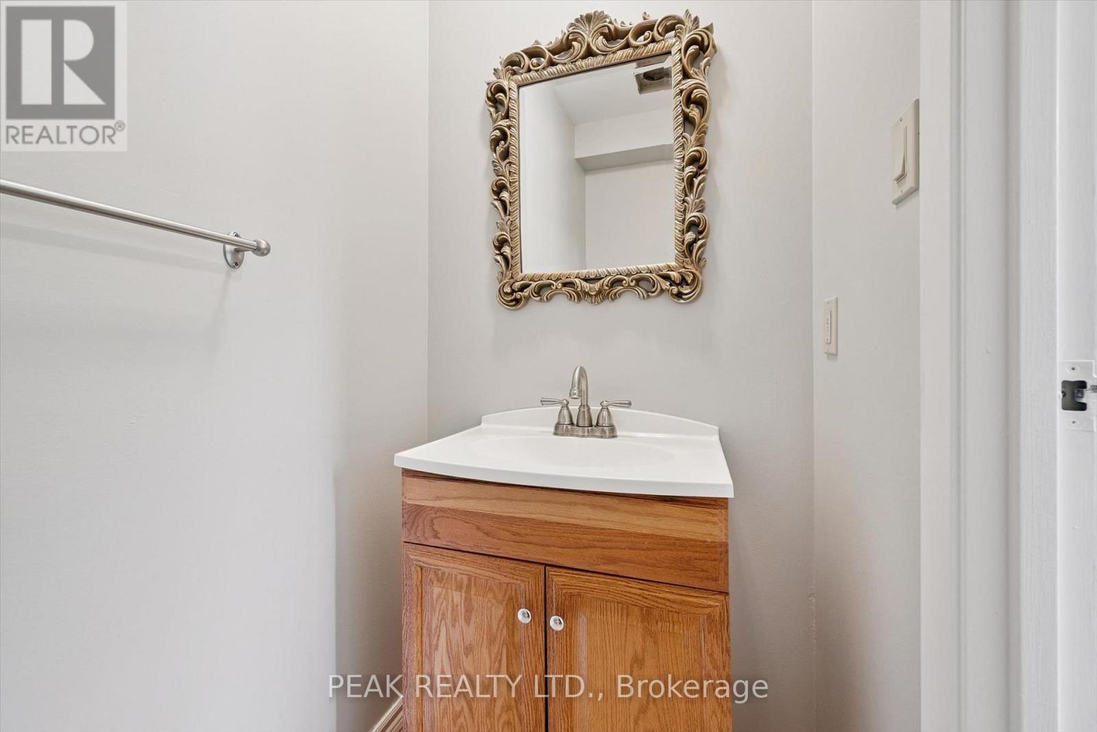 657B ALBERT STREET, Waterloo — photo 8