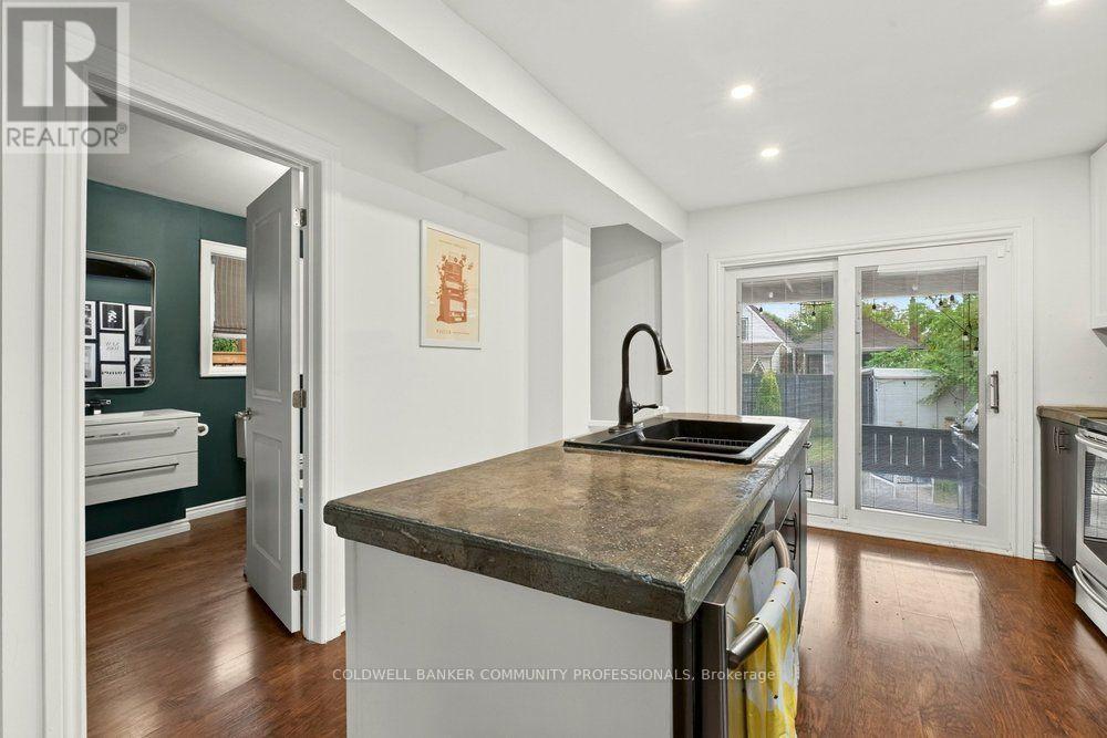 136 WEIR STREET N - 10
