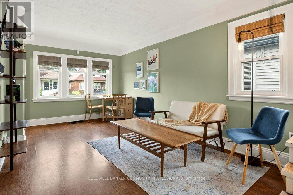 136 WEIR STREET N - 8