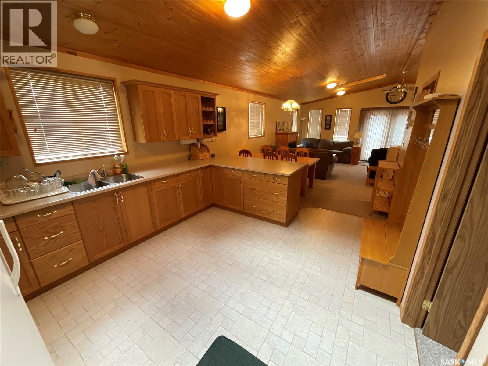 75 Crescent AVENUE, Wakaw Lake — photo 7