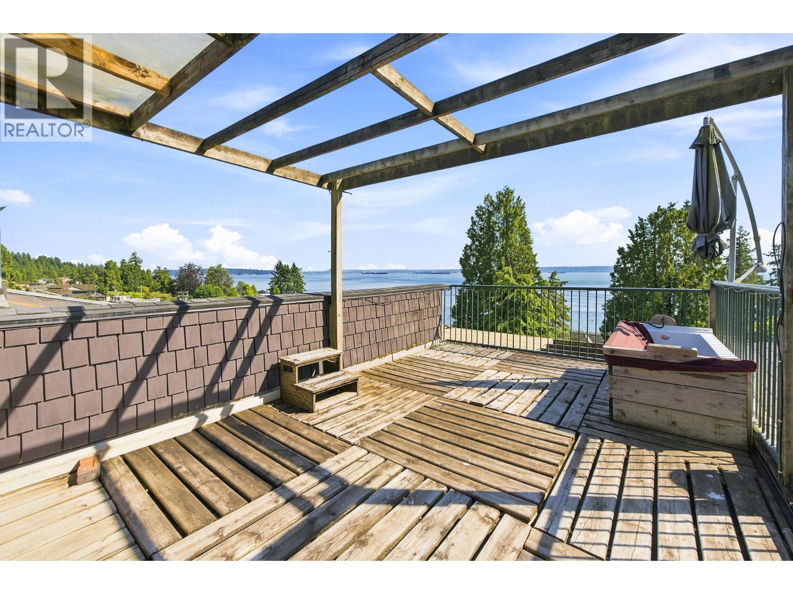 3396 MARINE DRIVE, West Vancouver