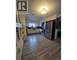 Photo 10 of 38, 2550 LAURIER CRESCENT · Prince George, BC