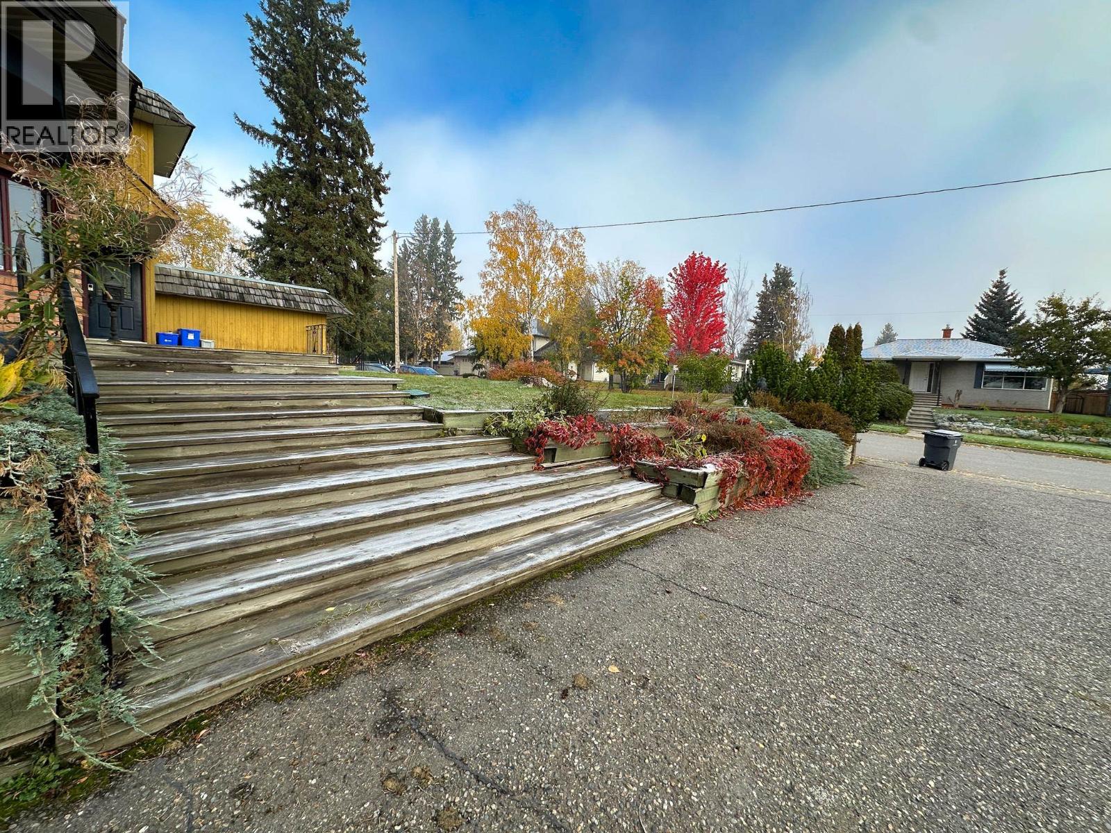 2550 LAURIER CRESCENT - Image 34