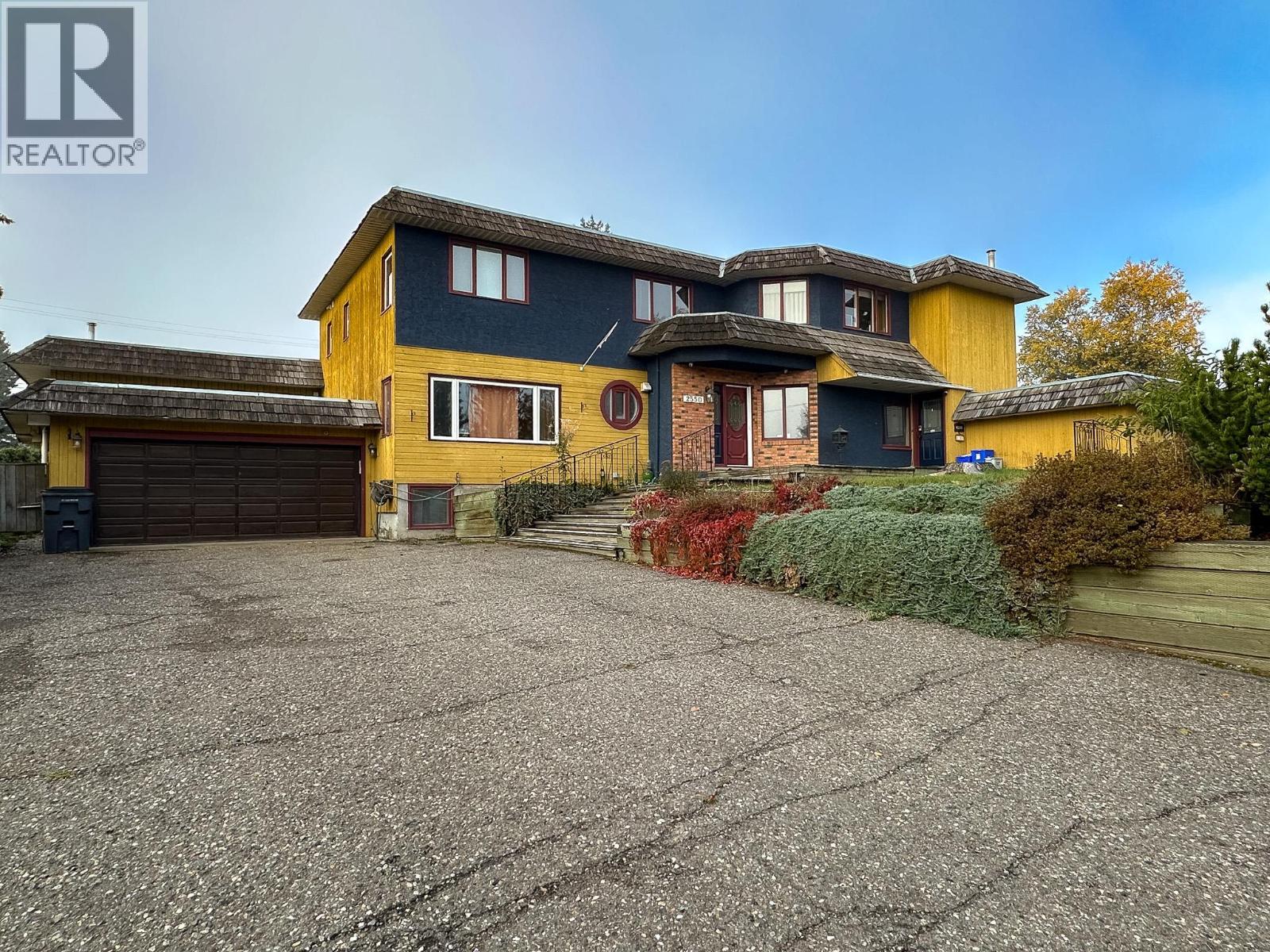 2550 LAURIER CRESCENT - 38