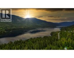 7022 Highway 3a, Balfour, BC V1L6R9 Photo 8