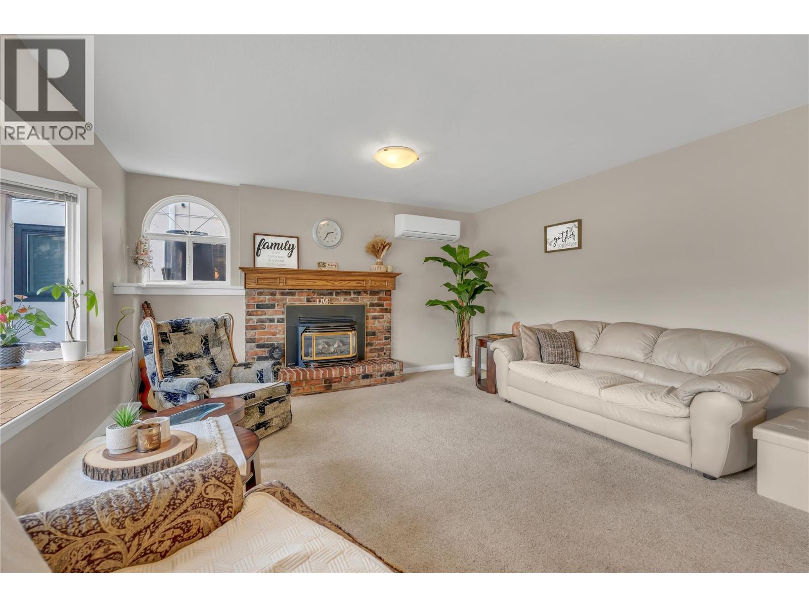 6764 Lakeside Drive, Oliver