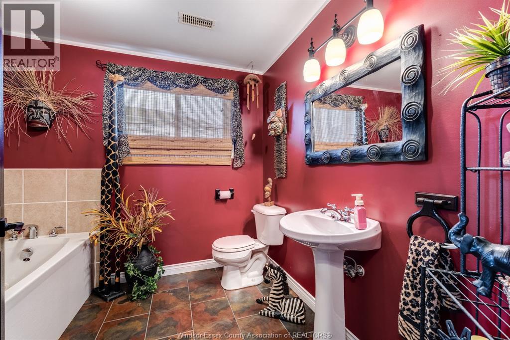 34 Massey DRIVE - 24