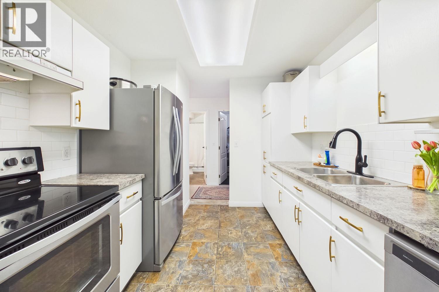 302 987 KLO Road, Kelowna