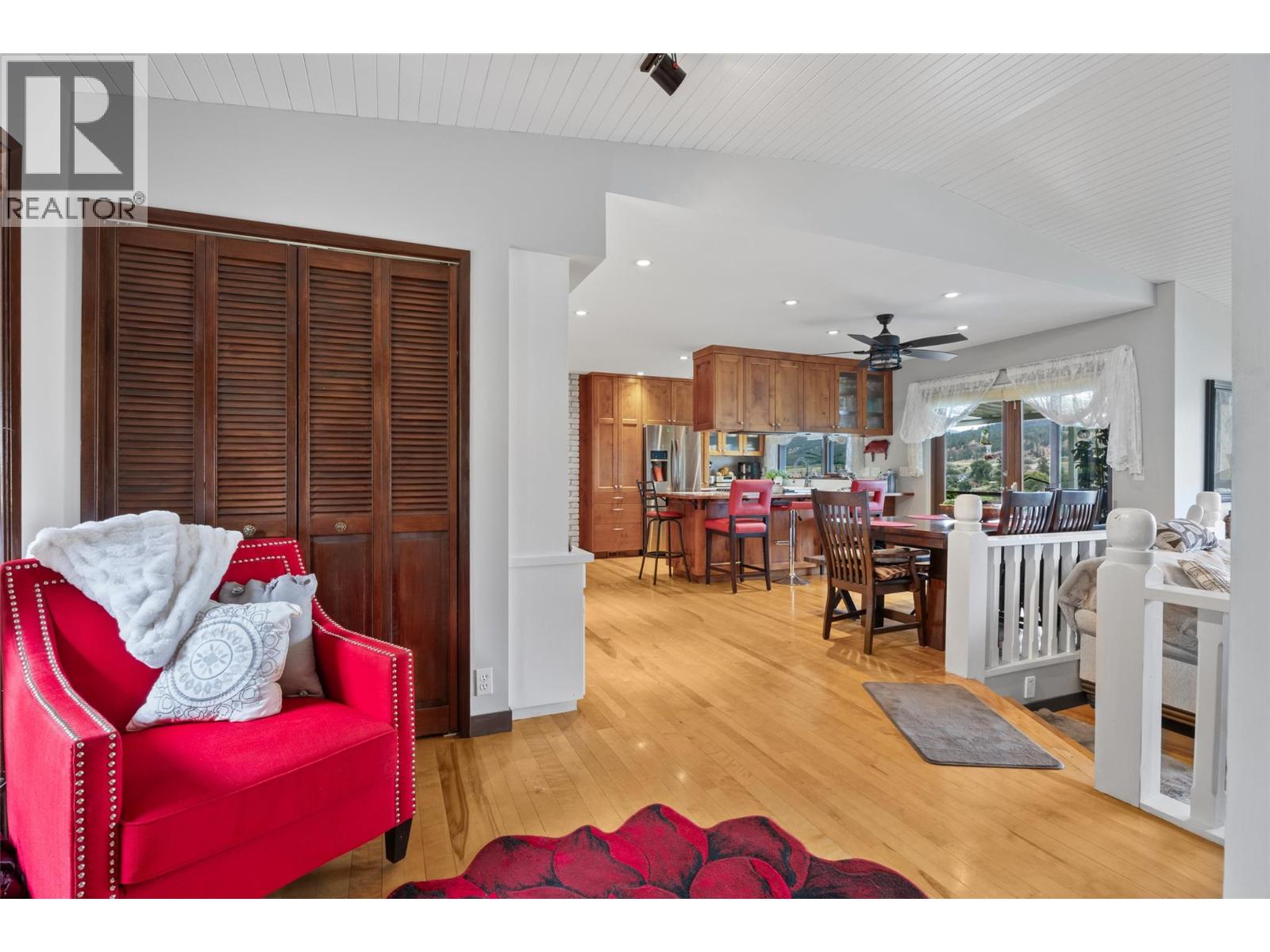 3892 Shuswap Road E - Image 14