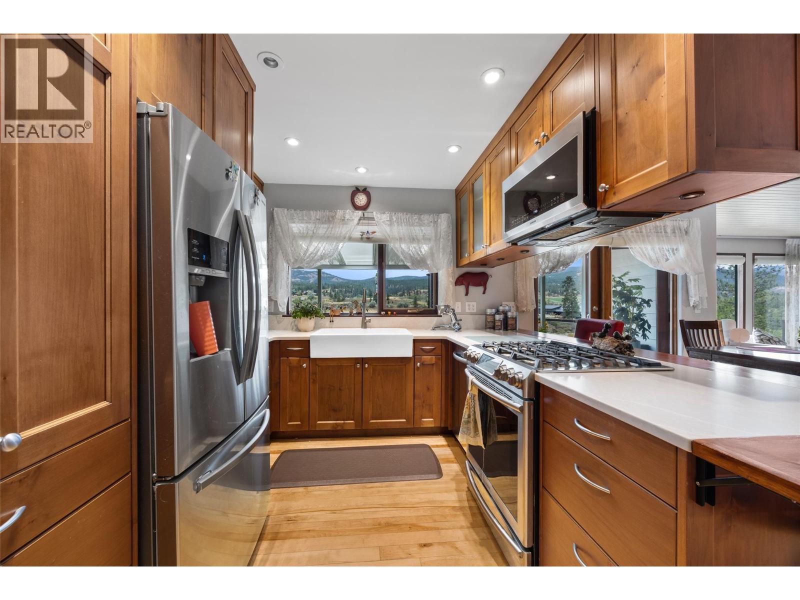 3892 Shuswap Road E - Image 20