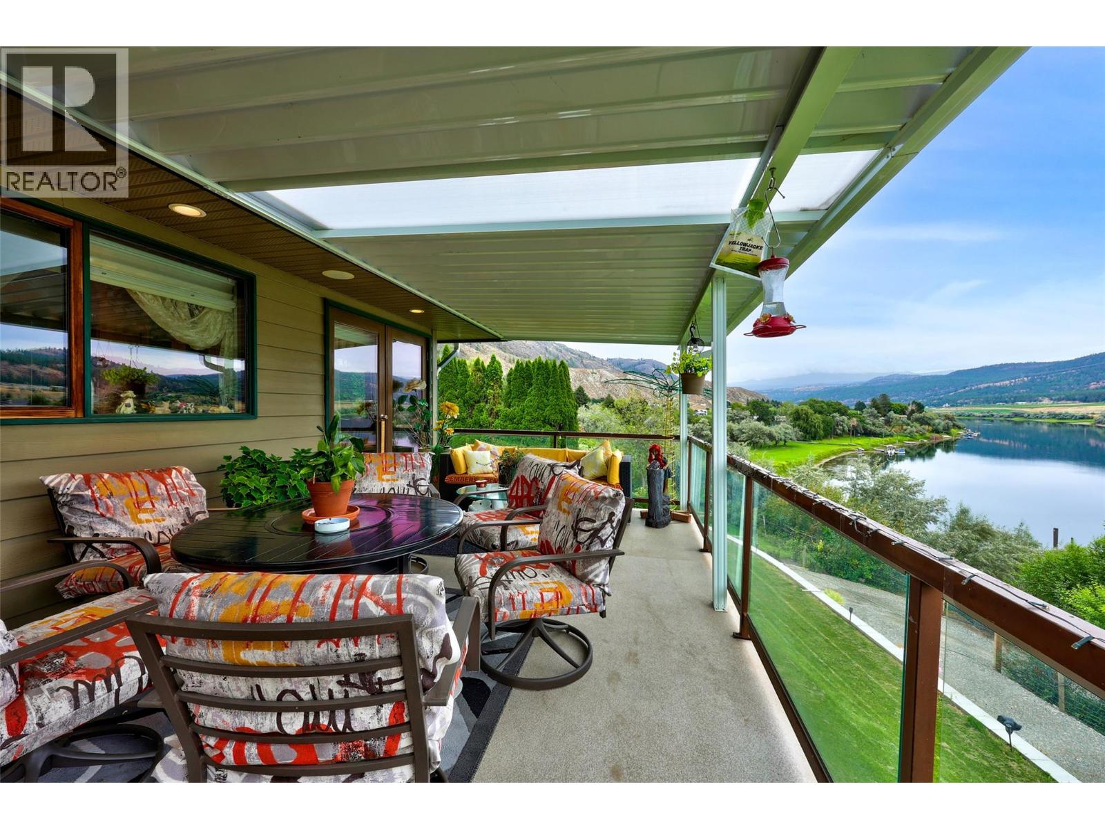 3892 Shuswap Road E - Image 23