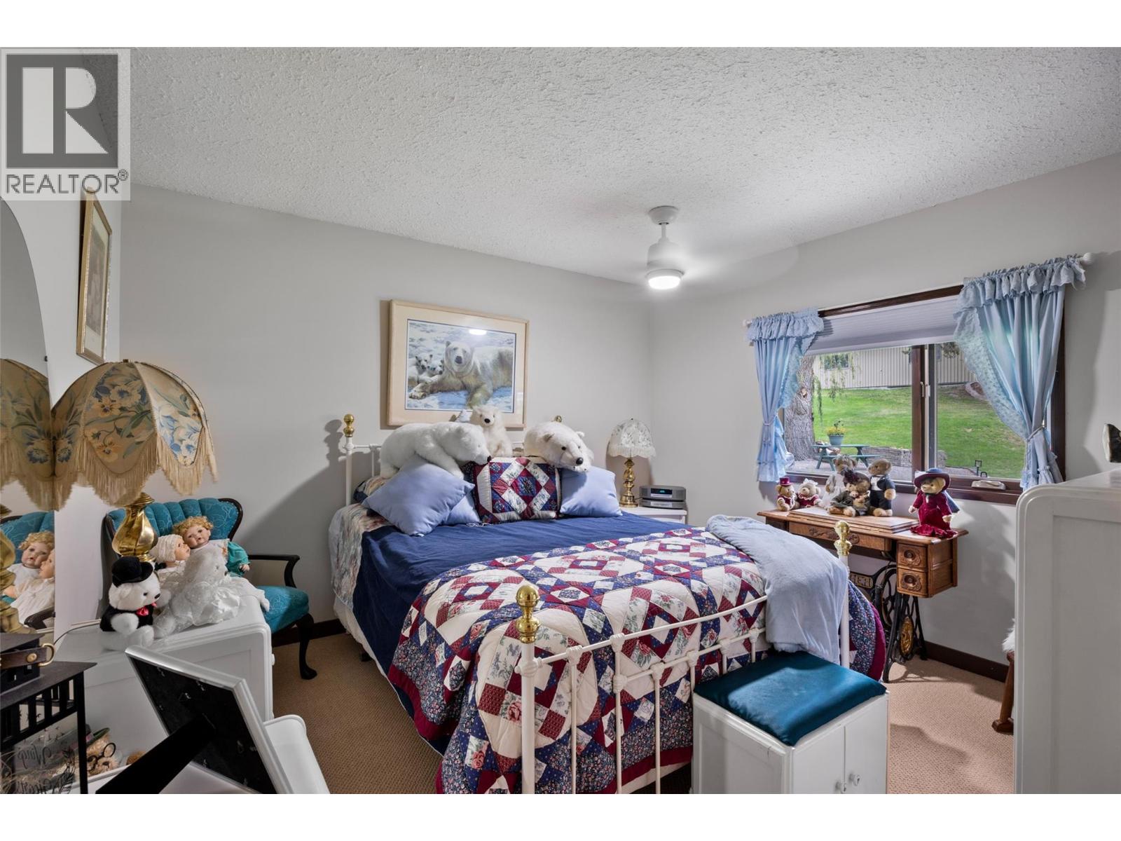 3892 Shuswap Road E - Image 29