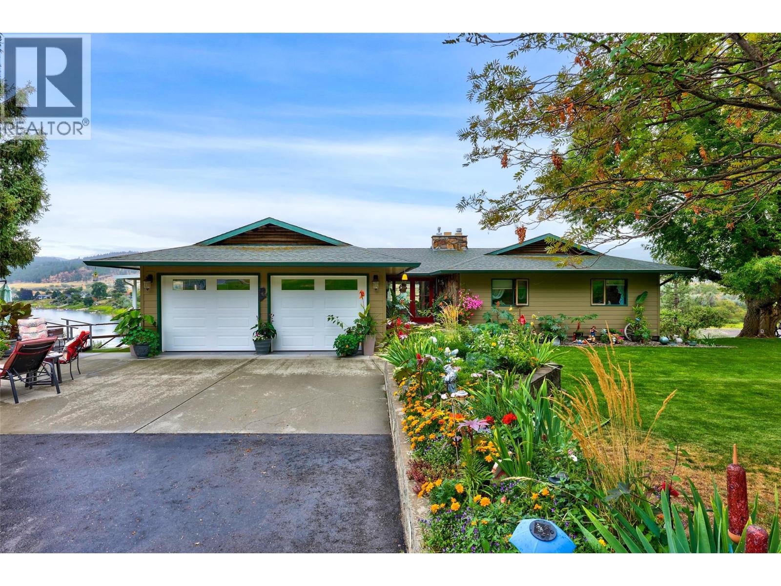 3892 Shuswap Road E - 3