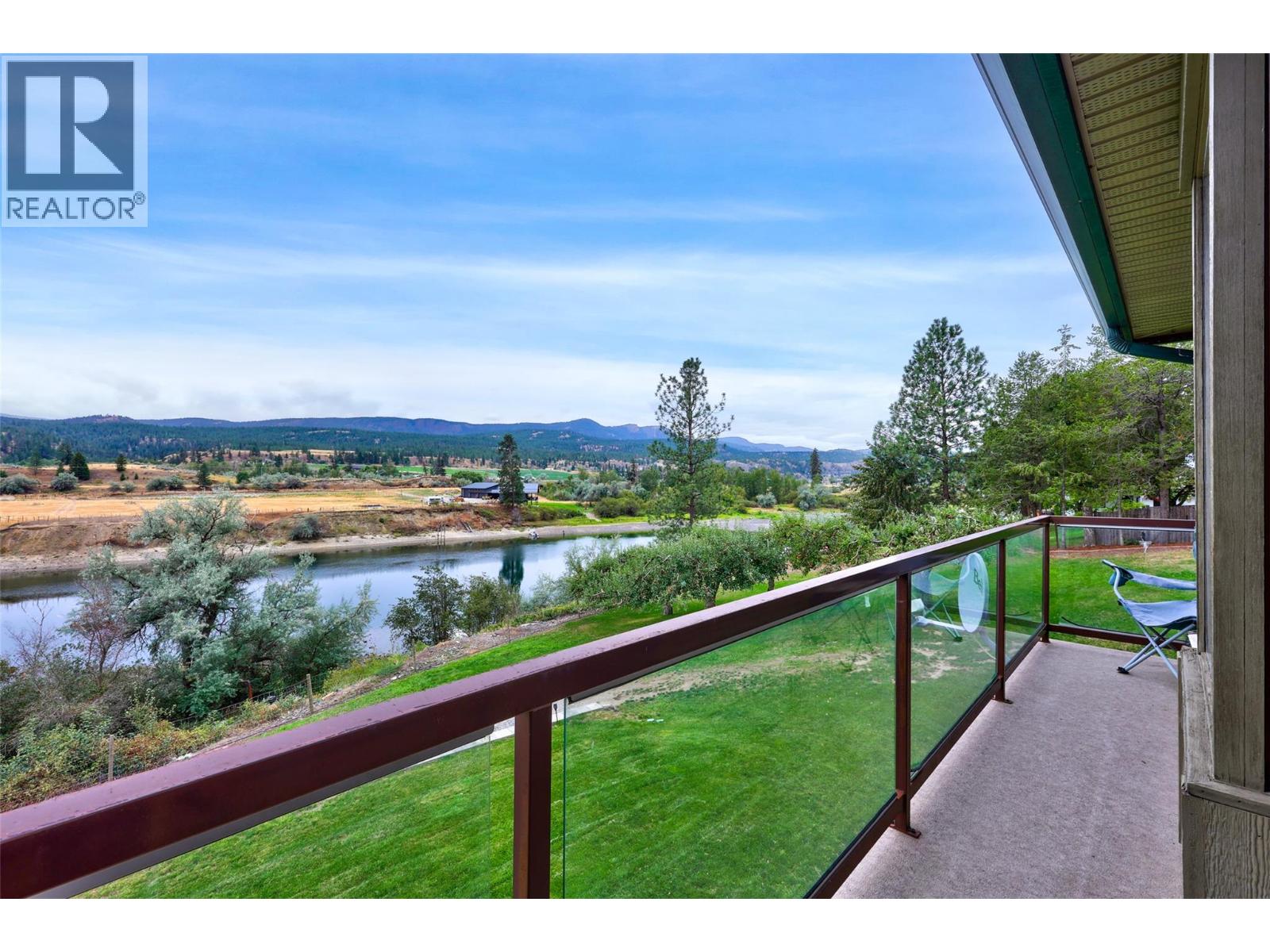 3892 Shuswap Road E - Image 38